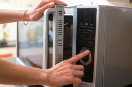 How Hot Does a Microwave Get? | How Microwave Ovens Work?