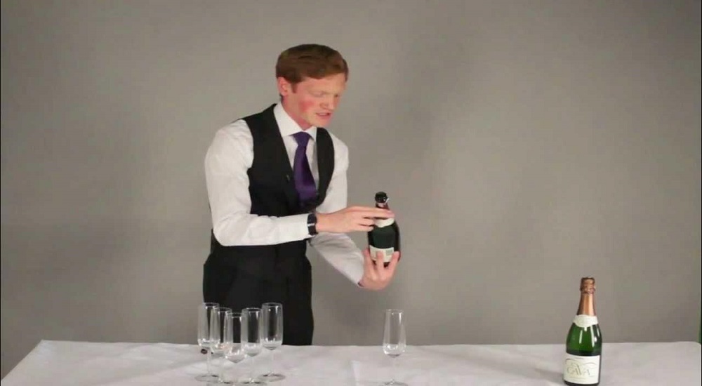 How Many Glasses of Champagne to a Bottle? Different Sizes